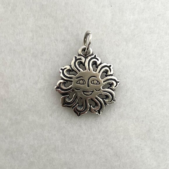 VTG James Avery Retired Sterling Silver 925 Sunbeam Charm Sun Sunface Charm - Picture 1 of 15